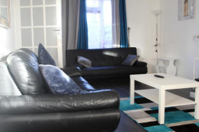 Hidden Gem, Central Location, Free Parking and Large Garden